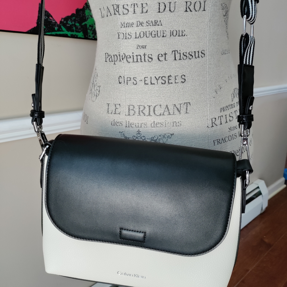 Calvin Klein Millie Small Convertible Shoulder Bag with Adjustable Strap NWOT